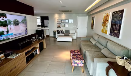 Apartamento 4 suítes da Moura Dubeux, porta fechada!