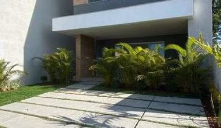 Casa nova em condomínio