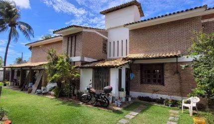 Casa em Vilas do Atlântico para venda com 3 quartos,sendo 1 suíte,próximo à praia.