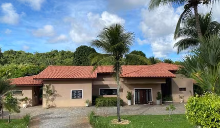 Casa Térrea no Encontro das Águas venda com 5 quartos,sendo 3 suítes-Lauro de Freitas