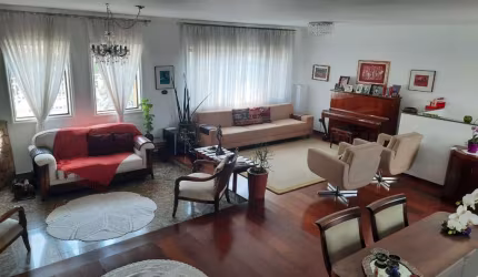 Sobrado para venda com 4 quartos, sendo 2 suítes, 365m²