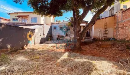 Casa com quintal na melhor localização do Pompéia