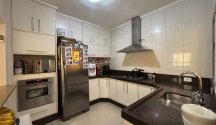 CASA EM CONDOMINIO FECHADO