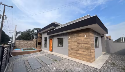 CASA DE ESQUINA COM PISCINA - BALNEÁRIO ITAPOÁ