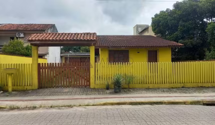 CASA Á 300 METROS DO MAR