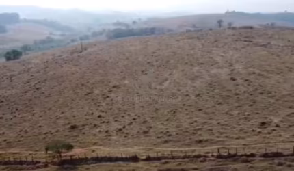 Fazenda à venda no Centro, Monte Sião , 1100 m2 por R$ 700.000