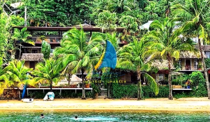 CASA PÉ NA AREIA - ALTO PADRÃO - REGIÃO CENTRAL - ILHABELA