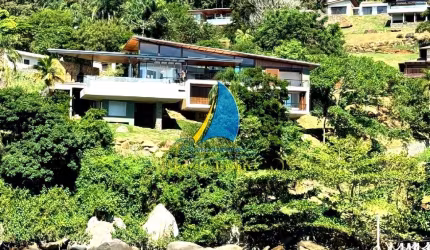 CASA NOVA DE ALTO PADRÃO EM COSTEIRA - FRENTE AO MAR