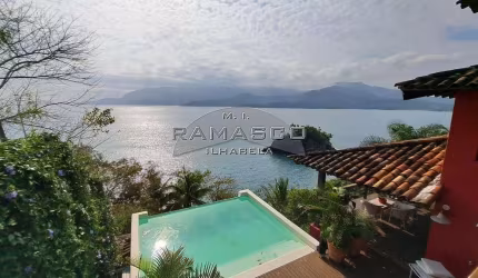 CASA EM COSTEIRA COM PÍER - ESCRITURA DEFINITIVA - REGIÃO SUL DE ILHABELA.
