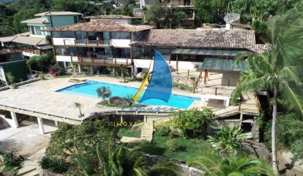 Imponente Casa de Luxo em Condomínio na Ponta da Sela, Ilhabela-SP: 6 suítes, 3 salas, 7 banheiros, 17 vagas, 915m² - Frente ao mar.