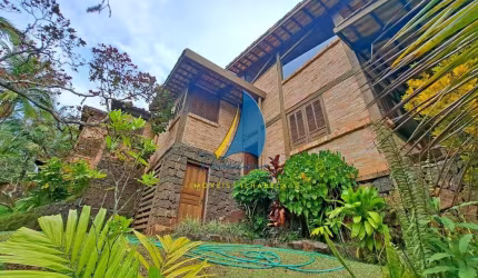 Casa à Venda em Ilhabela-SP, no Siriuba norte da ilha: 3 Quartos, 1 Suíte, Sala Estar, Sala Jantar, Sala Jogos, 312m²!
