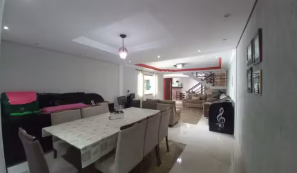 Linda casa  a venda