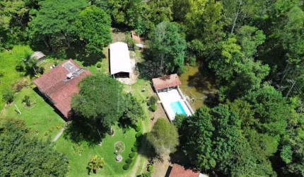 Chácara / sítio com 3 quartos à venda no Centro, Juquitiba  por R$ 450.000