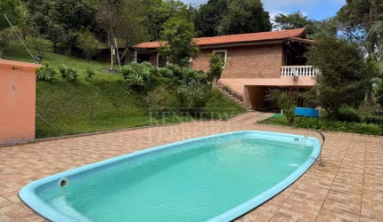 Chácara / sítio com 3 quartos à venda no Centro, Juquitiba  por R$ 900.000
