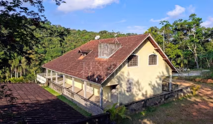 Chácara / sítio com 3 quartos à venda no Centro, Juquitiba  por R$ 550.000