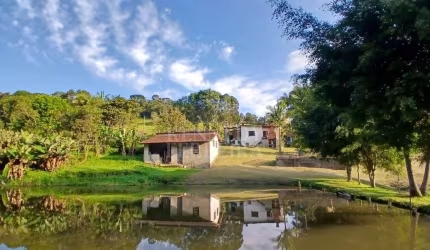Chácara / sítio com 3 quartos à venda no Centro, Juquitiba  por R$ 650.000