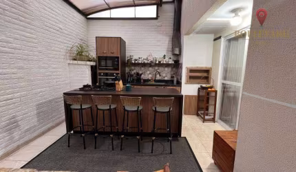 Sobrado com 3 dormitórios à venda, 138 m² por R$ 720.000,00 - Guaíra - Curitiba/PR