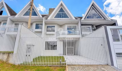 Sobrado triplex com 3 dormitórios à venda, 147 m² por R$ 849.900 - Novo Mundo - Curitiba/PR