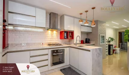 Sobrado com quintal e  4 dormitórios à venda, 210 m² por R$ 895.000 - Uberaba - Curitiba/PR