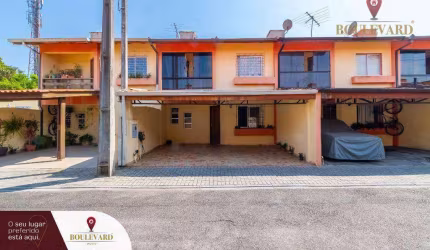 Sobrado em condomínio fechado, com 3 dormitórios à venda, 77 m² por R$ 419.000