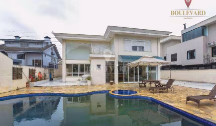 Casa bem localizada e iluminada com 5 dormitórios à venda, 612 m² por R$ 4.900.000 - Jardim das Américas - Curitiba/PR