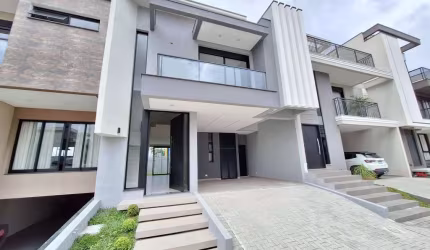 Santa Cândida, Casa em Condomínio, nova, 3 quartos sendo 2 suítes, quintal com churrasqueira e 2 va