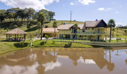 São José dos Pinhais, chácara cinematográfica, 90.000m², 5 suítes, lago, tanque de peixes, poço art