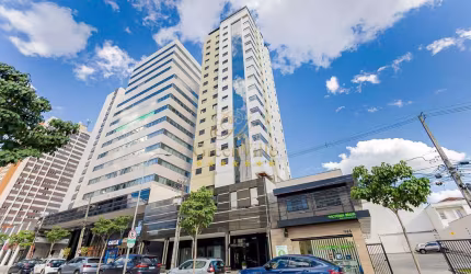 Alto da Glória, Apto Ed. André, Andar Alto , Desocupado, Mobiliado, hidromassagem. Colégio Estadual