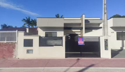 Casa á venda no Balneário Estrelas