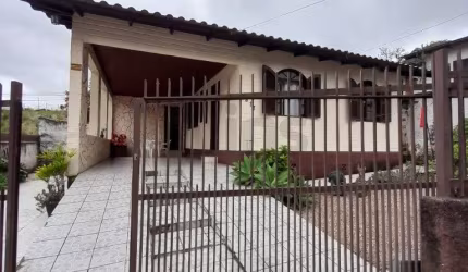 Casa de alvenaria próxima ao centro de Criciúma