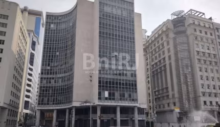 AMPLO ANDAR COM 1.037M2  EM  FRENTE A IGREJA DA CANDELÁRIA