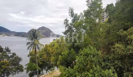 VENDO apartamento Reformado por arquiteto Vista Mar Ingá.