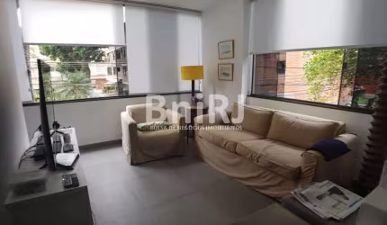 CASA TRIPLEX, POSTO 6, CONDOMÍNIO FECHADO!