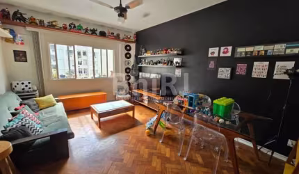 Imperdível! Apartamento em Copacabana, Próximo à Rua Xavier da Silveira, Pertinho da Praia, Metrô e Comércio!