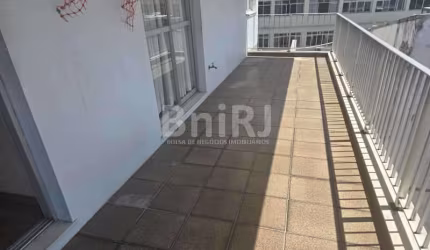 Varandão Prédio com Infraestrutura e duas Vagas de Garagem
