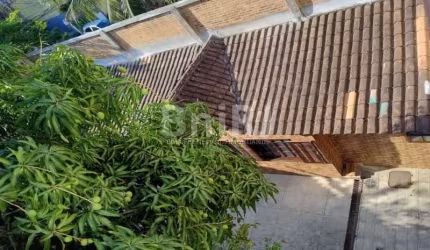 Casa Condomínio Fechado Portaria 24hs.