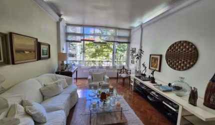 Apartamento modernizado  tipo garden com 3 quartos e vaga em Ipanema