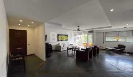EXCELENTE APARTAMENTO À VENDA, COM 301 m2, NO LEBLON