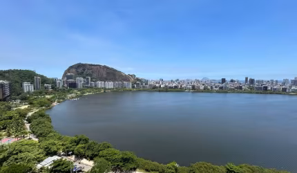 VENDO COM DESLUMBRANTE VISTA PANORÂMICA APARTAMENTO DE 3 QUARTOS COM SUITE E VAGA, NA LAGOA RIO DE JANEIRO RJ