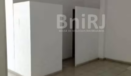 Vendo ou alugo ponto comercial/Loja/Box à venda em São Cristóvão/RJ com área de 894m2