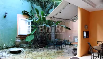 SENSASIONAL CASA RESIDENCIAL À  VENDA NO JARDIM BOTÂNICO, 4 QUARTOS, 2 SUITES 411m2, 3 VAGAS MAIS UM ANEXO (LOFT), RIO DE JANEIRO - RJ