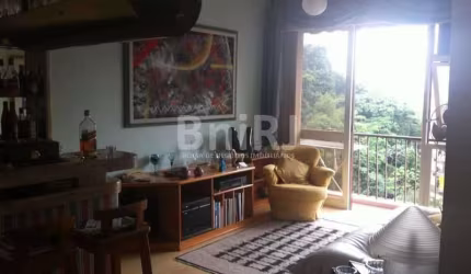 EXCELENTE RESIDENCIAL COM SERVIÇOS