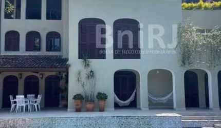 Duas casas duplex ,piscina Alto Gavea (Condominio Escola Americana)