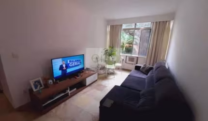 Apartamento  reformado e com 2 dormitórios à venda, 60 m² por R$ 749.000 - Copacabana - Rio de Janeiro/RJ