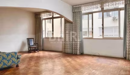 IPANEMA - Amplo apartamento em excelente localização - Prudente de Morais, entre Garcia D&amp;apos; Ávila e Maria Quitéria