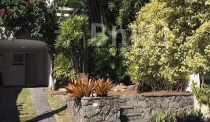 Casa em condomínio em São Francisco - Niterói
