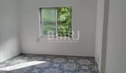 CATETE - Ótimo apartamento 2 quartos com vaga