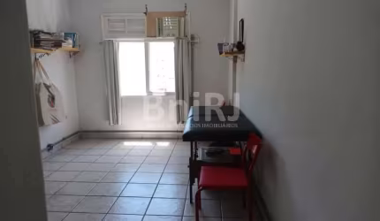 Imperdível! Apartamento no Catete, Ideal para Morar ou Investir