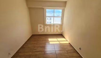 Excelente Quarto e sala no Catete - RJ