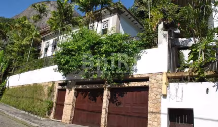 CASA AGRADÁVEL NA GÁVEA